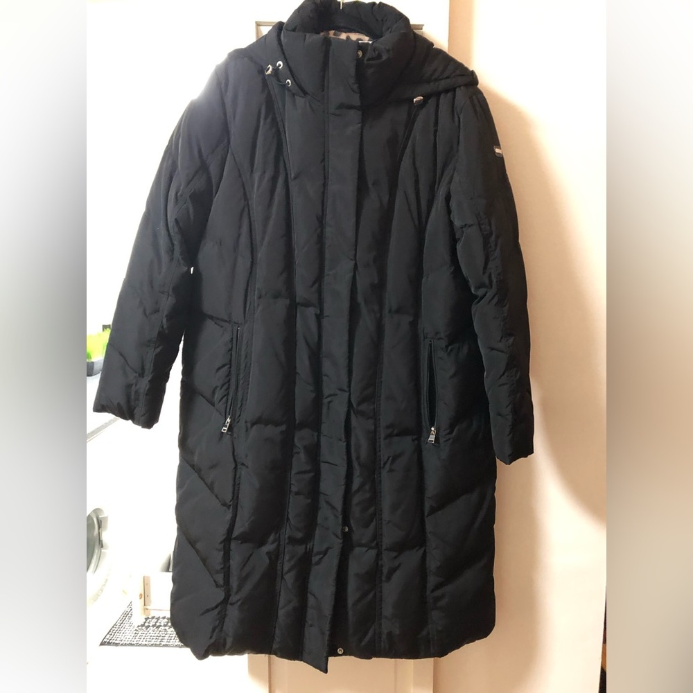 Calvin Klein Puffer Coat. Hooded and Black.